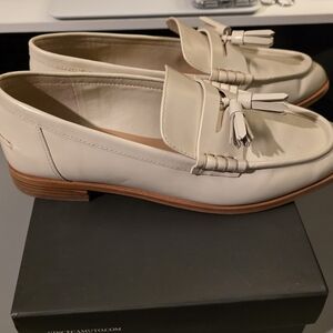 Vince Camuto Women's Swan Chiamry Block Heel Loafer Flat Shoes Size 8M